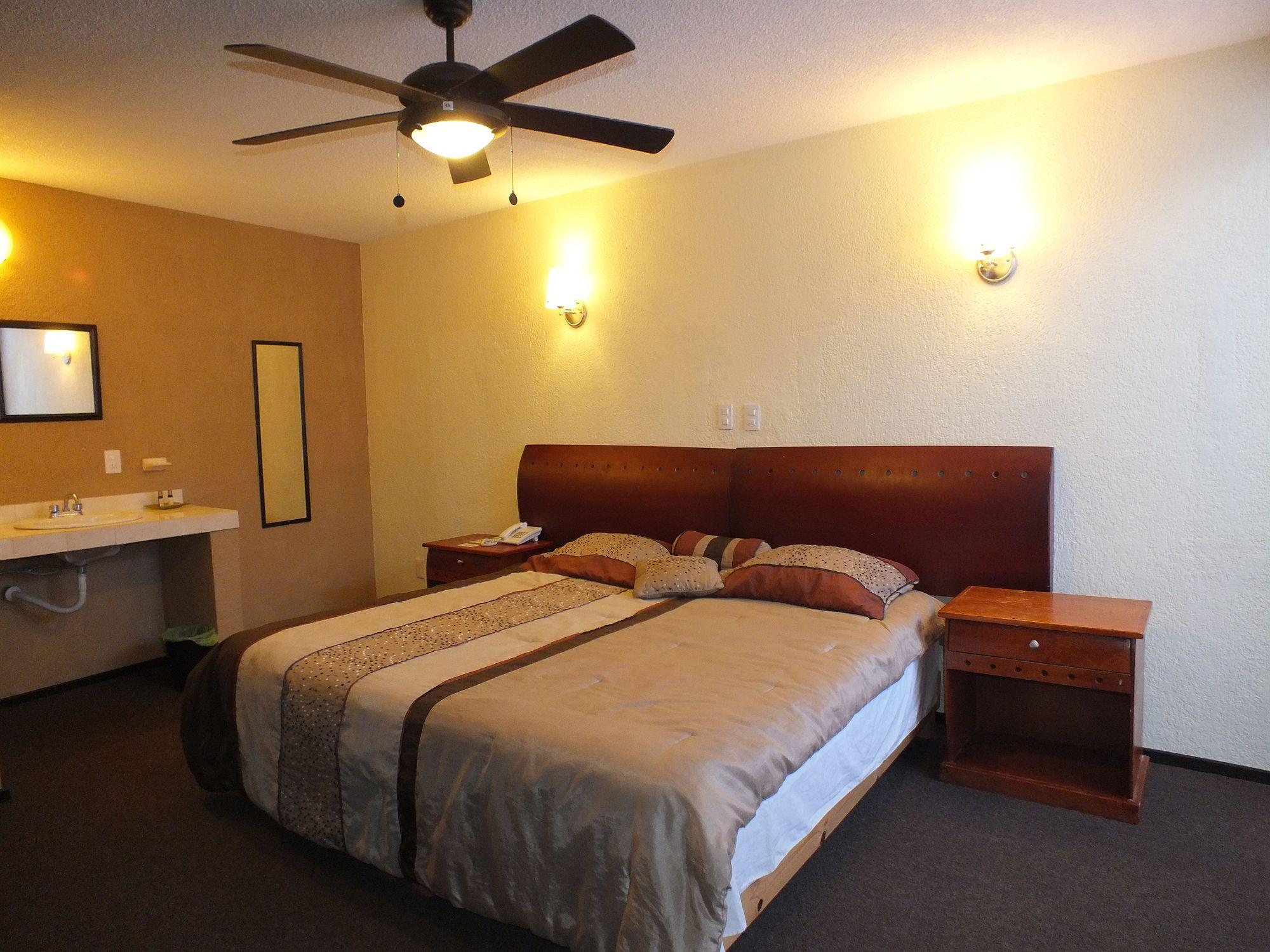 Hotel Rincon Real Suites Durango Exterior foto