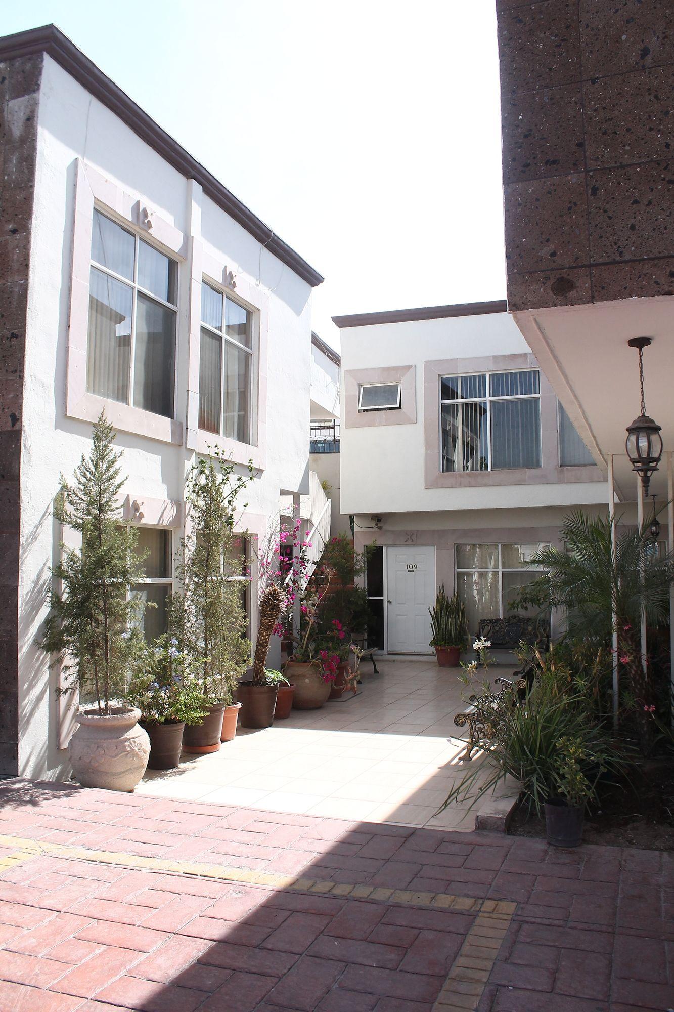 Hotel Rincon Real Suites Durango Exterior foto